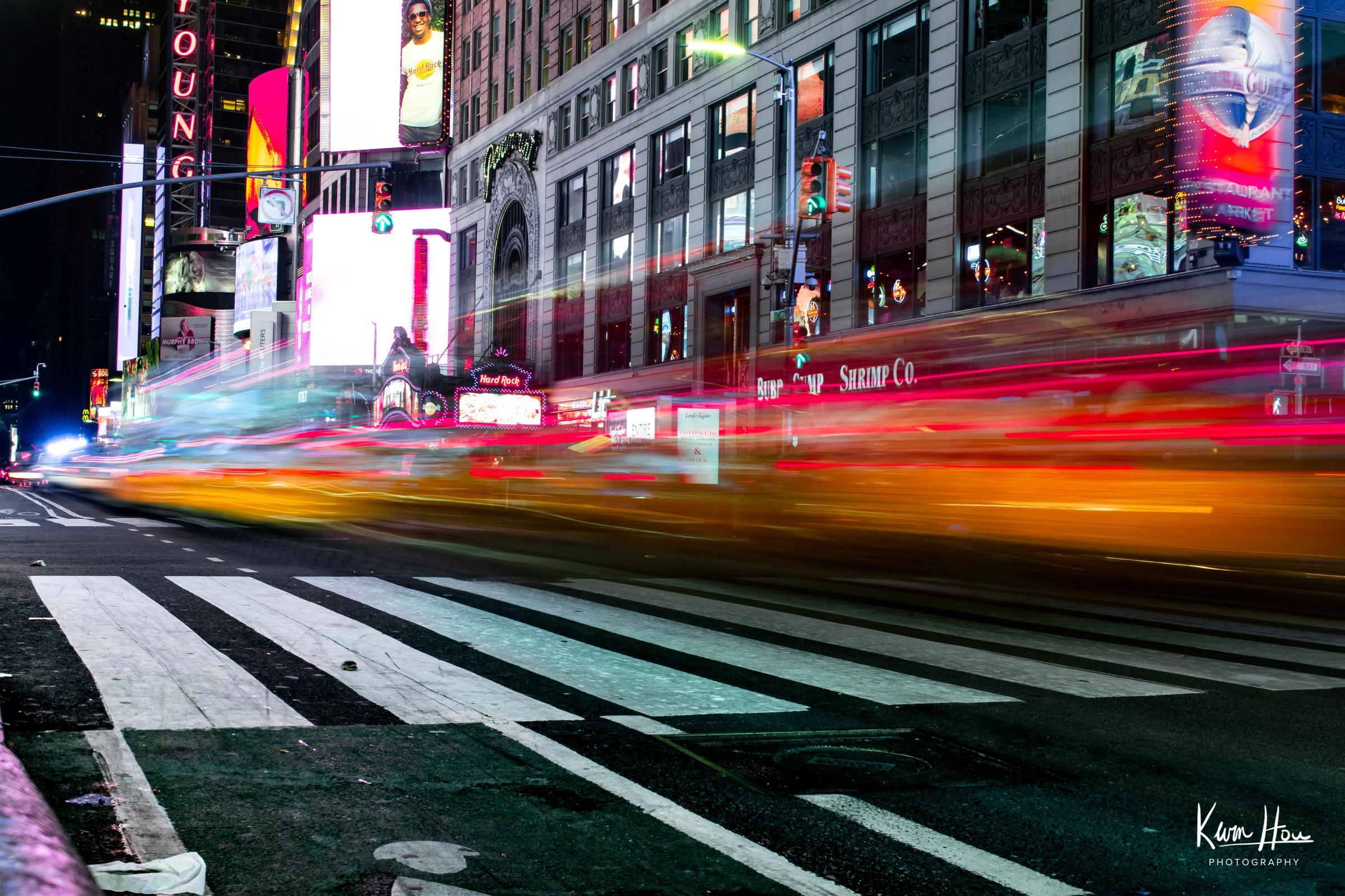 芸術写真 TIMES SQUARE REFLECTION Times Square Puddle Reflection - Etsy